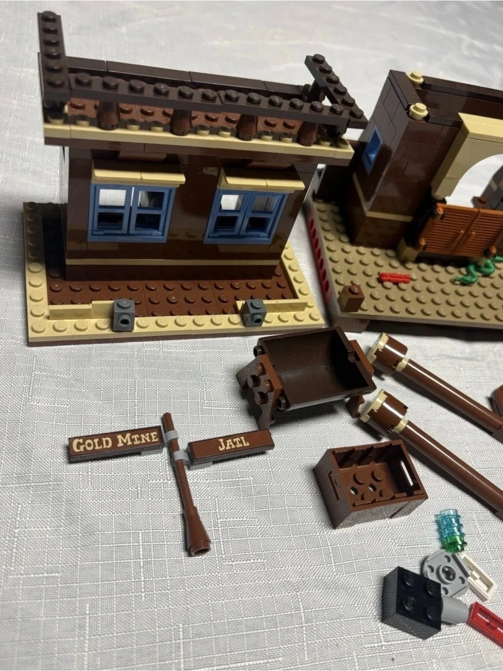 LEGO 7594 Toy Story Woody's Roundup Incomplete Partial Set Gold Mine